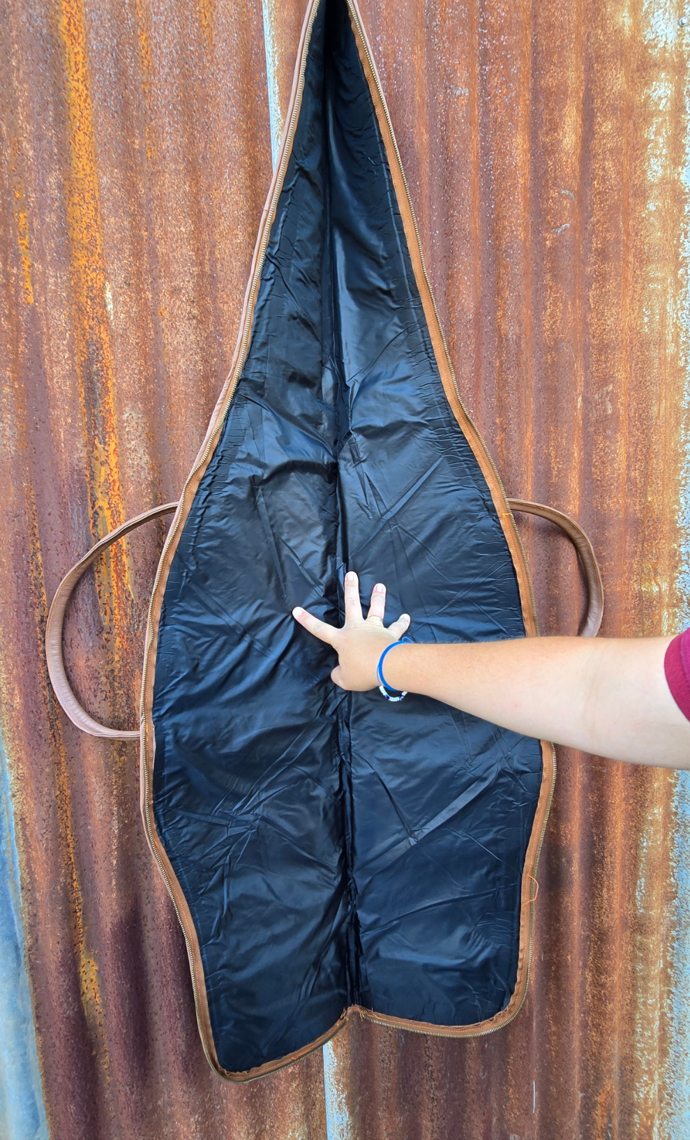 Tan and white rifle bag #09