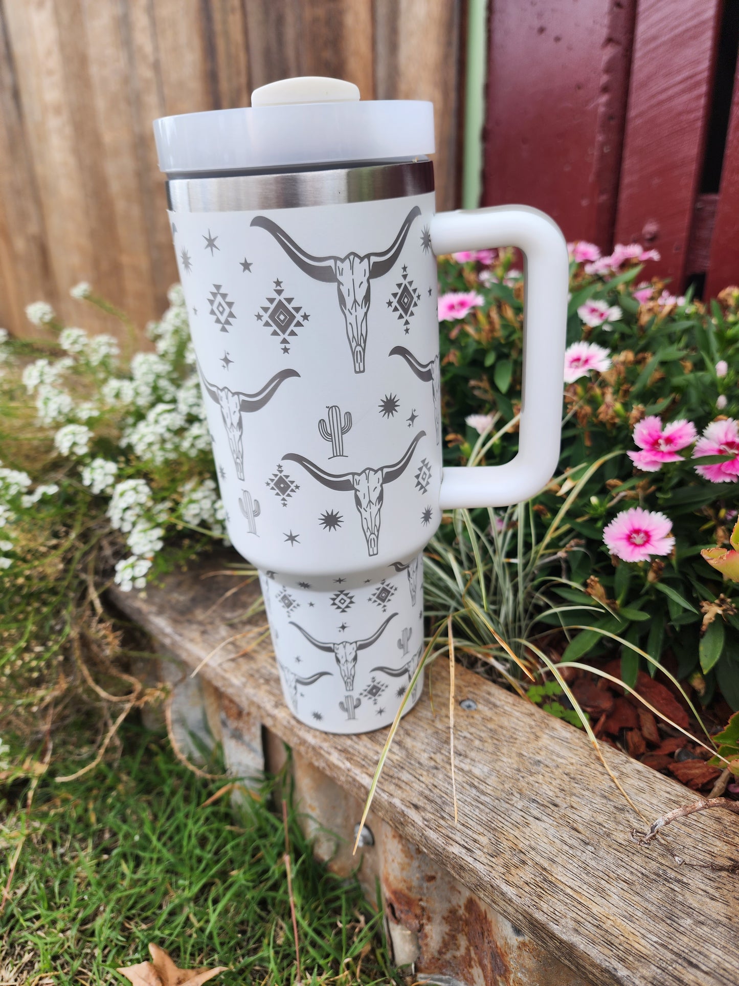 40oz cow skull cactus Travel mug- white