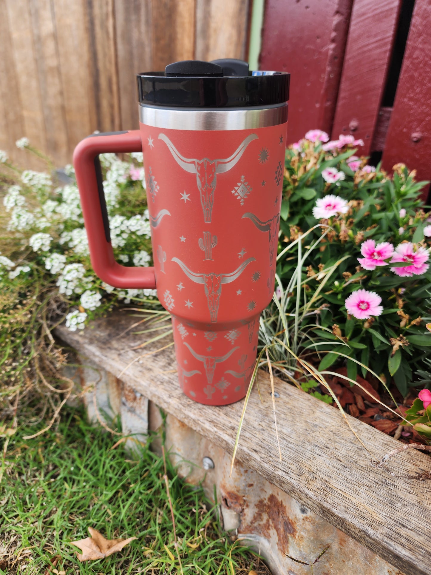 40oz cow skull cactus Travel mug- Red dust