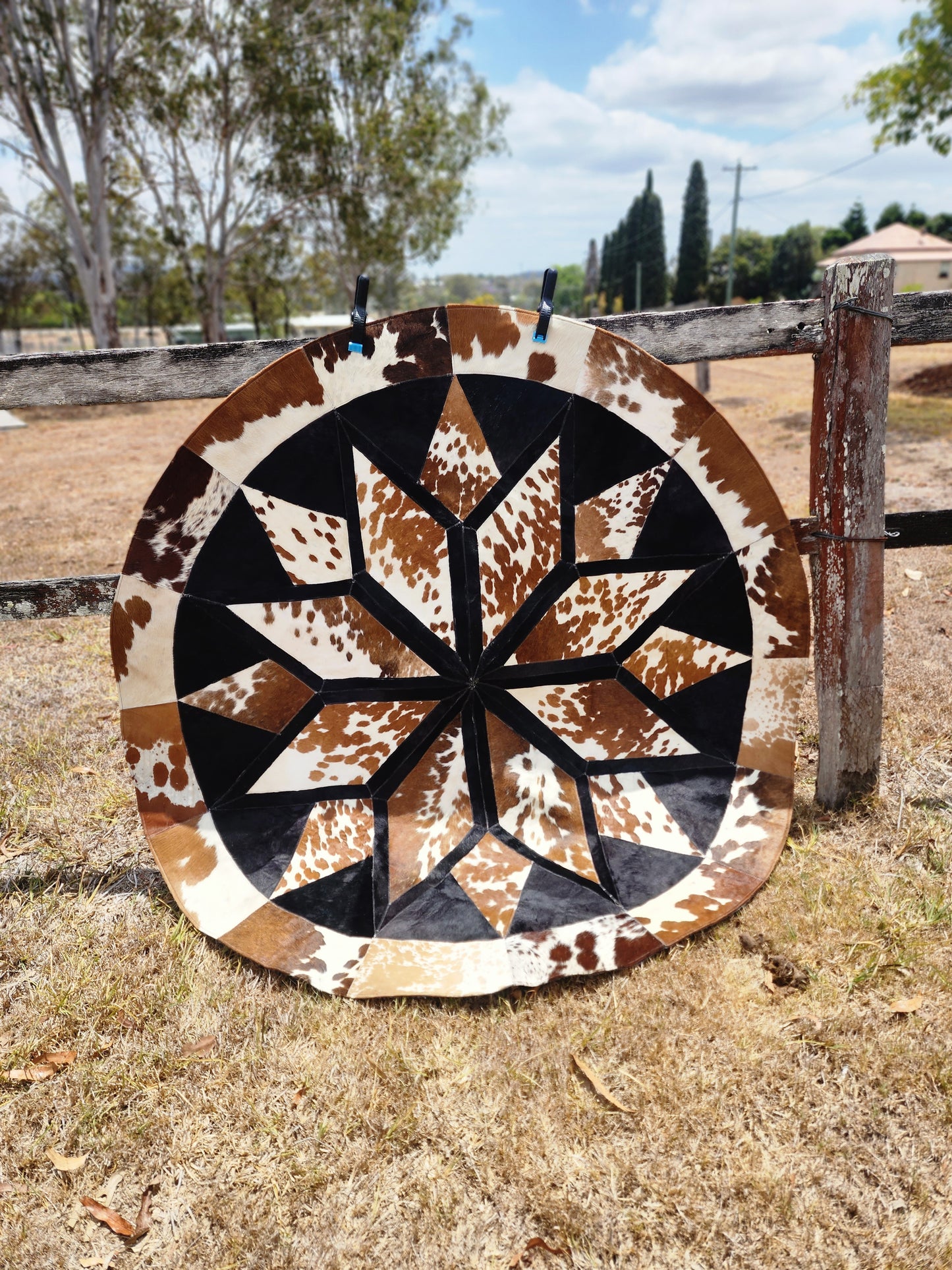 Round patchwork rug - Tan and black