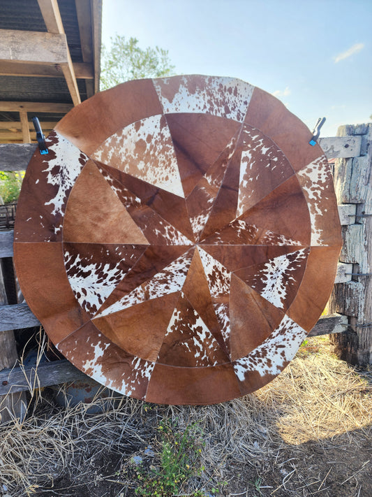 Round patchwork rug - Tan and white