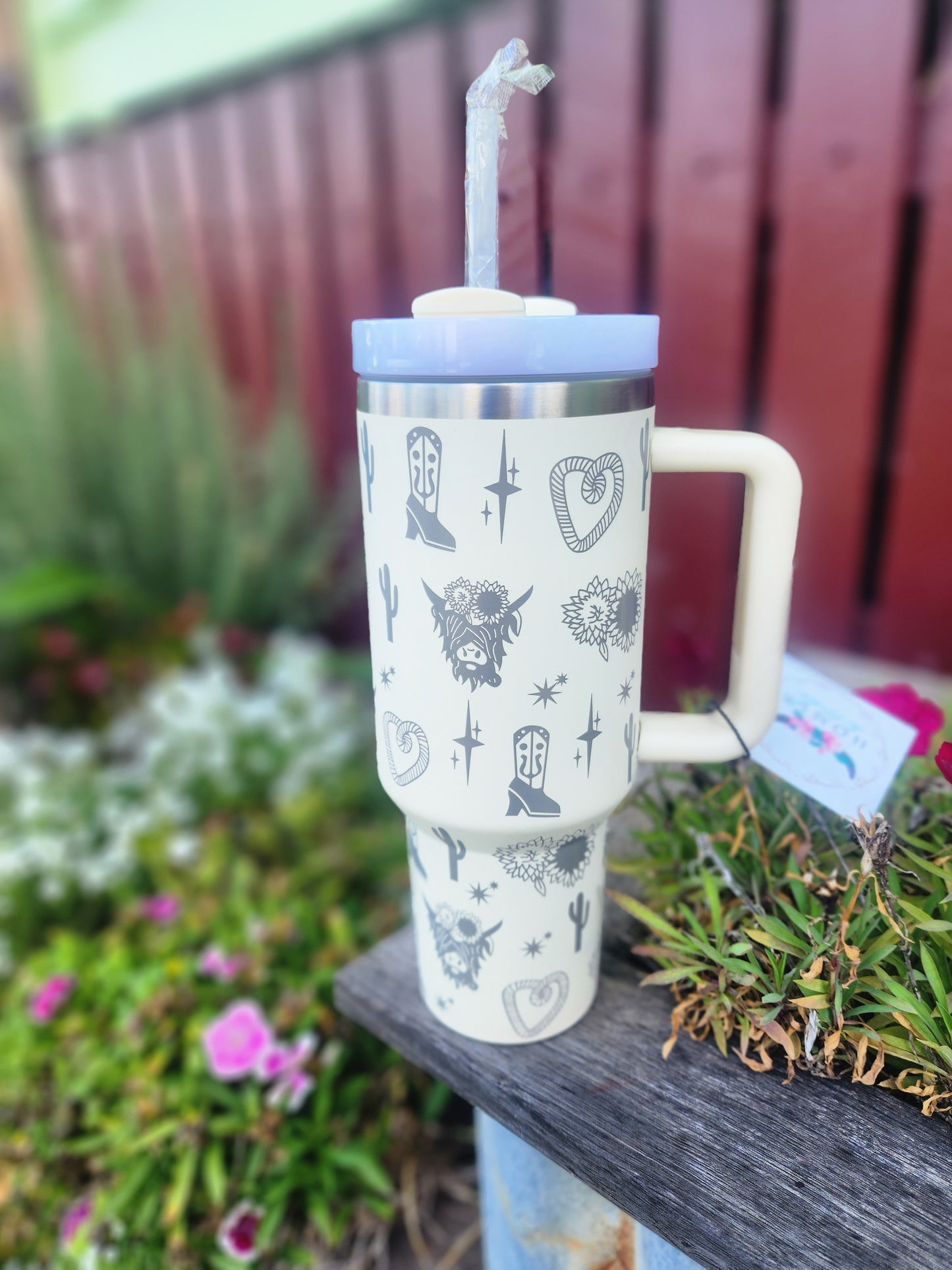 40oz Highland cow cactus travel mug - Off white