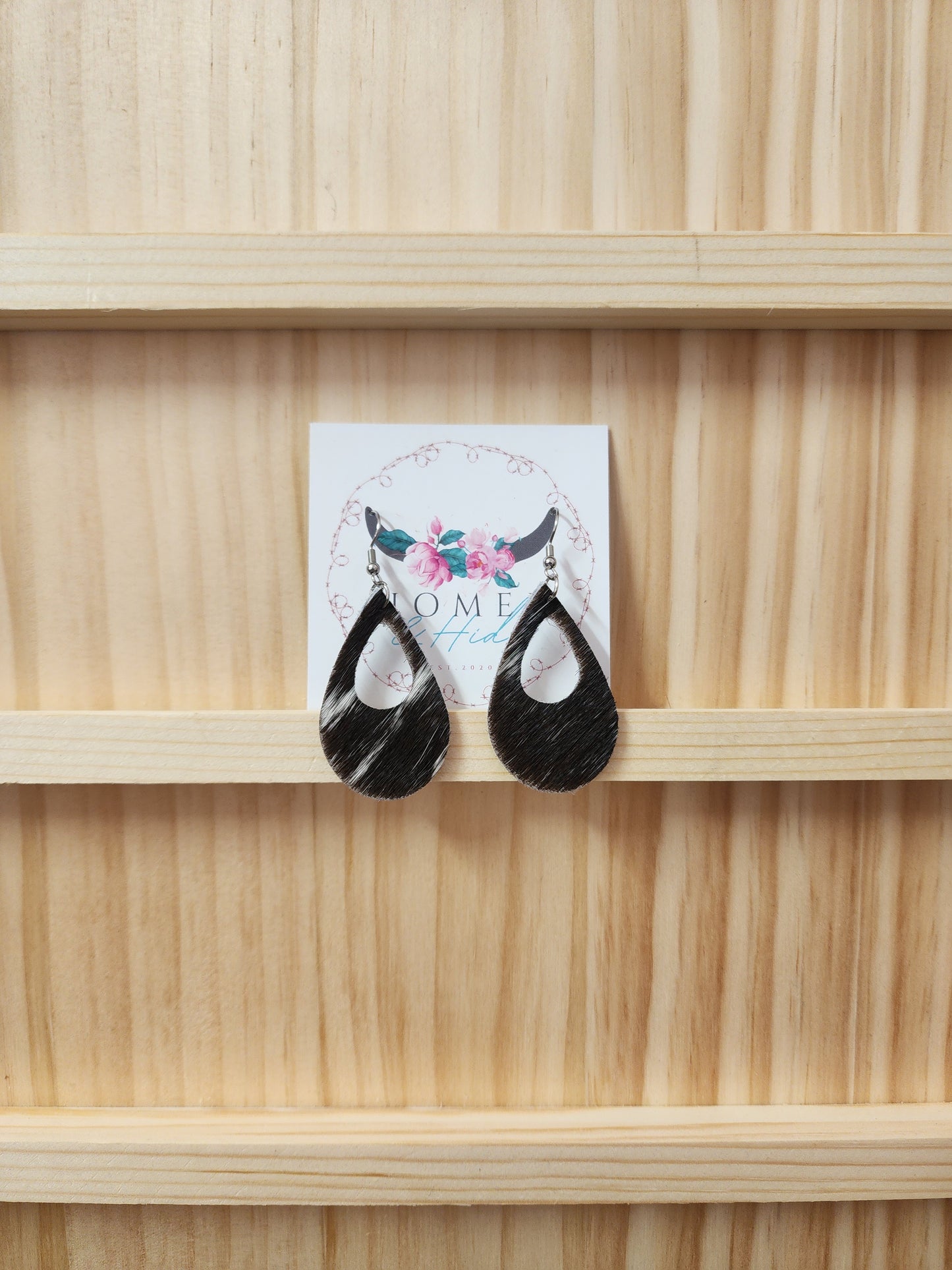 Tear drop cut out earings #02