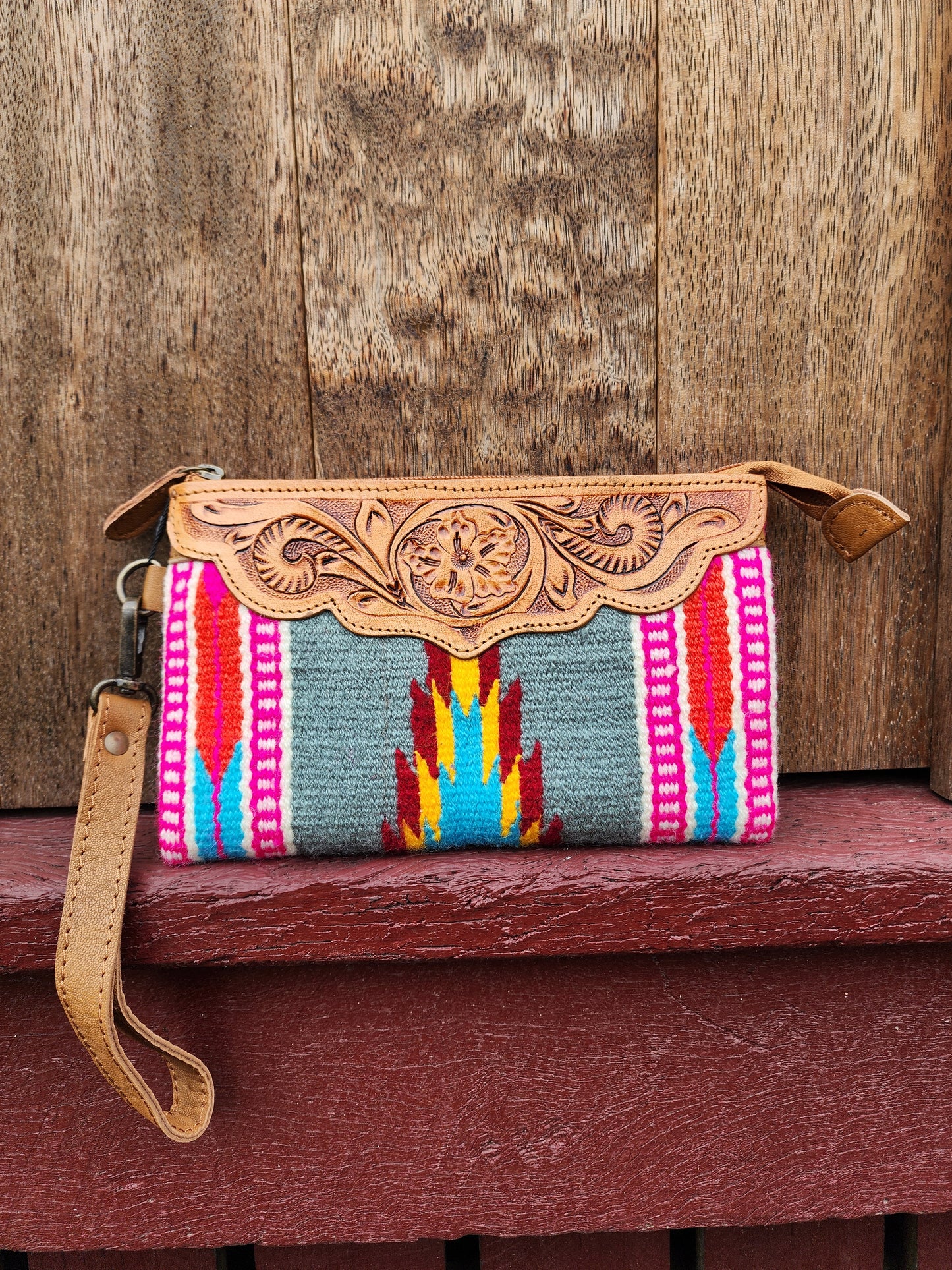 Tooled Saddle blanket clutch - Grey/pink