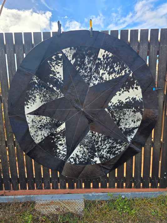 Round patchwork rug - Dark Brown and white