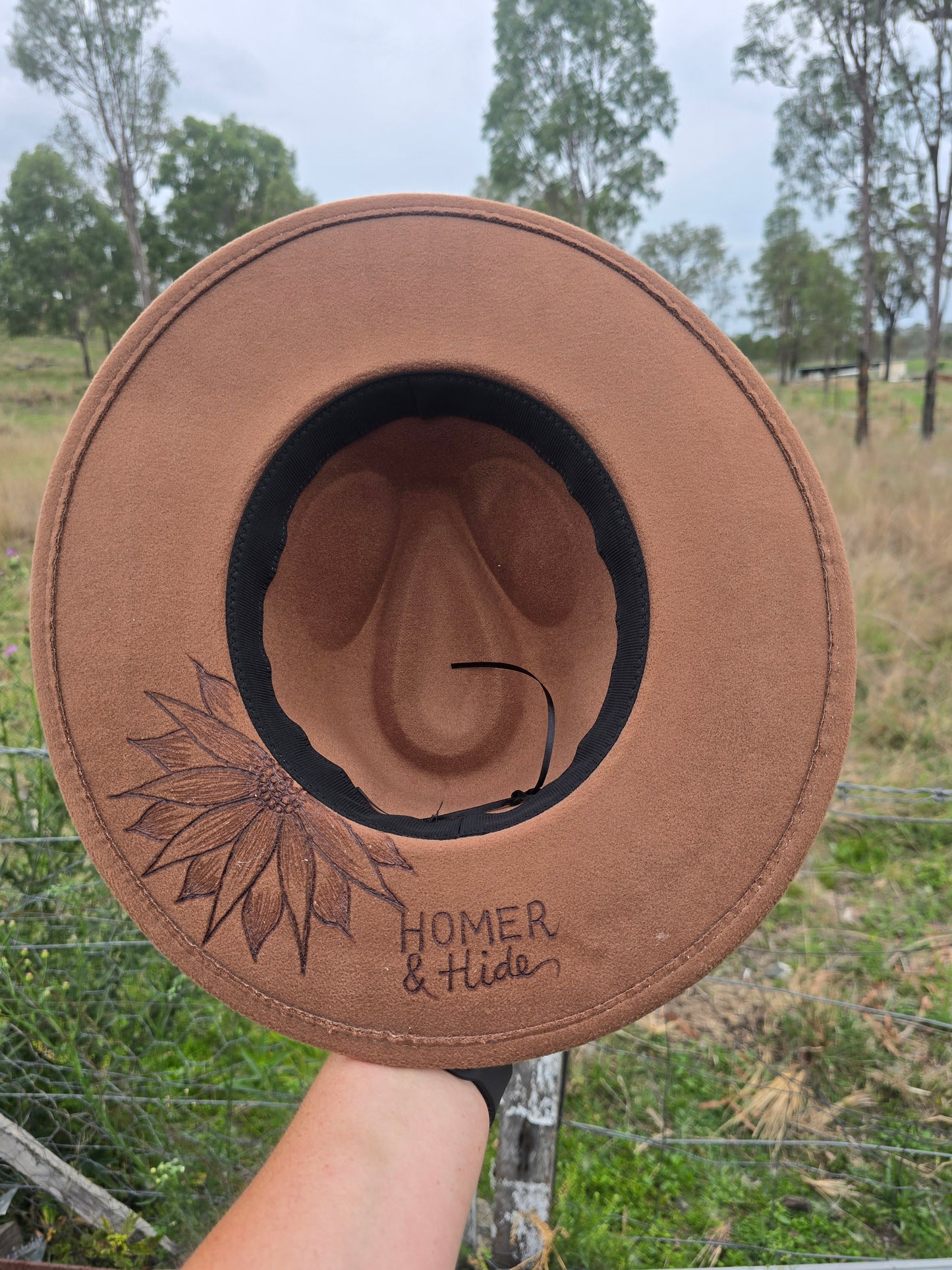 Sun flower arrows with flower under brim(Tan)