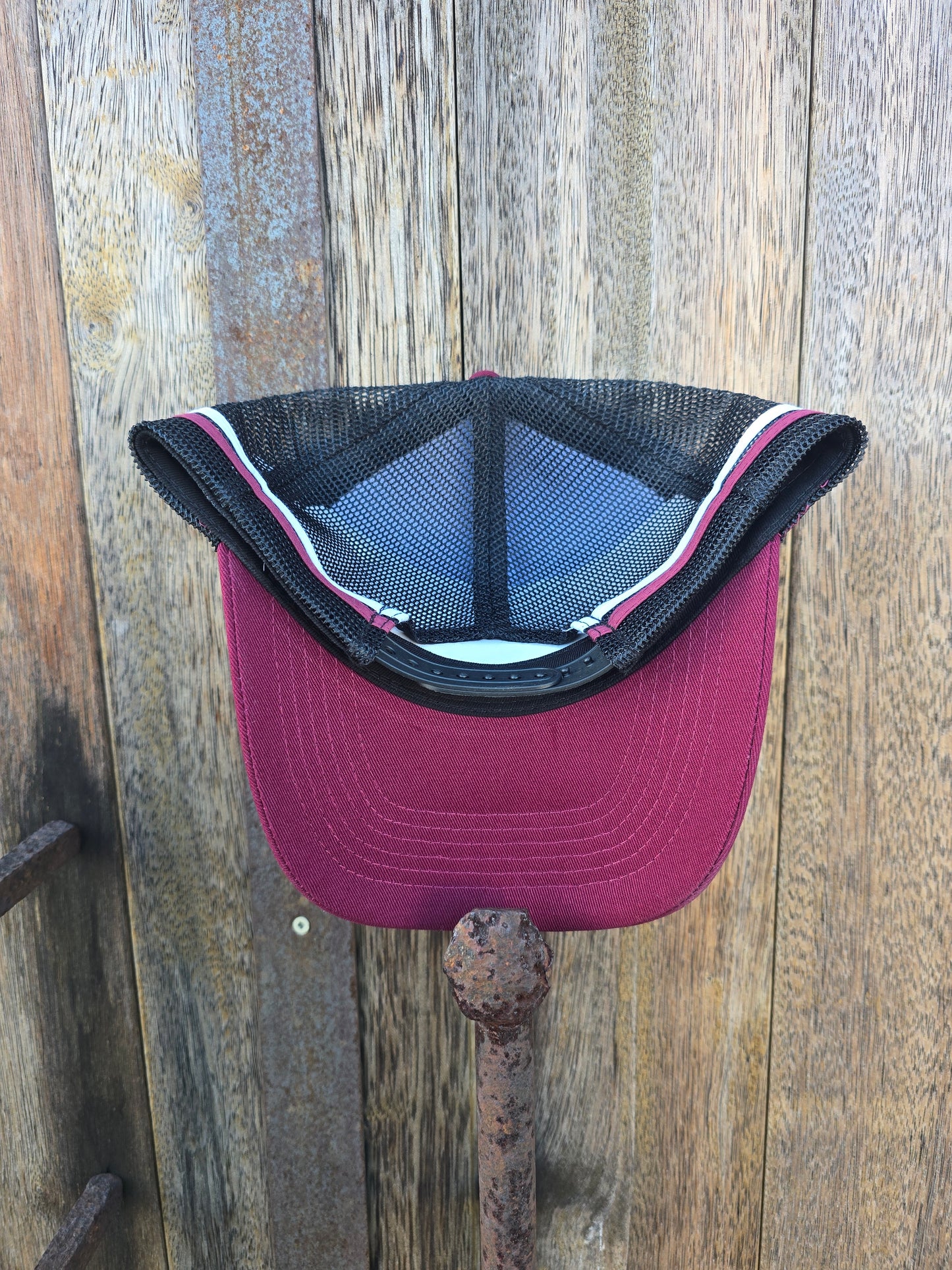 Maroon (embroiderd)