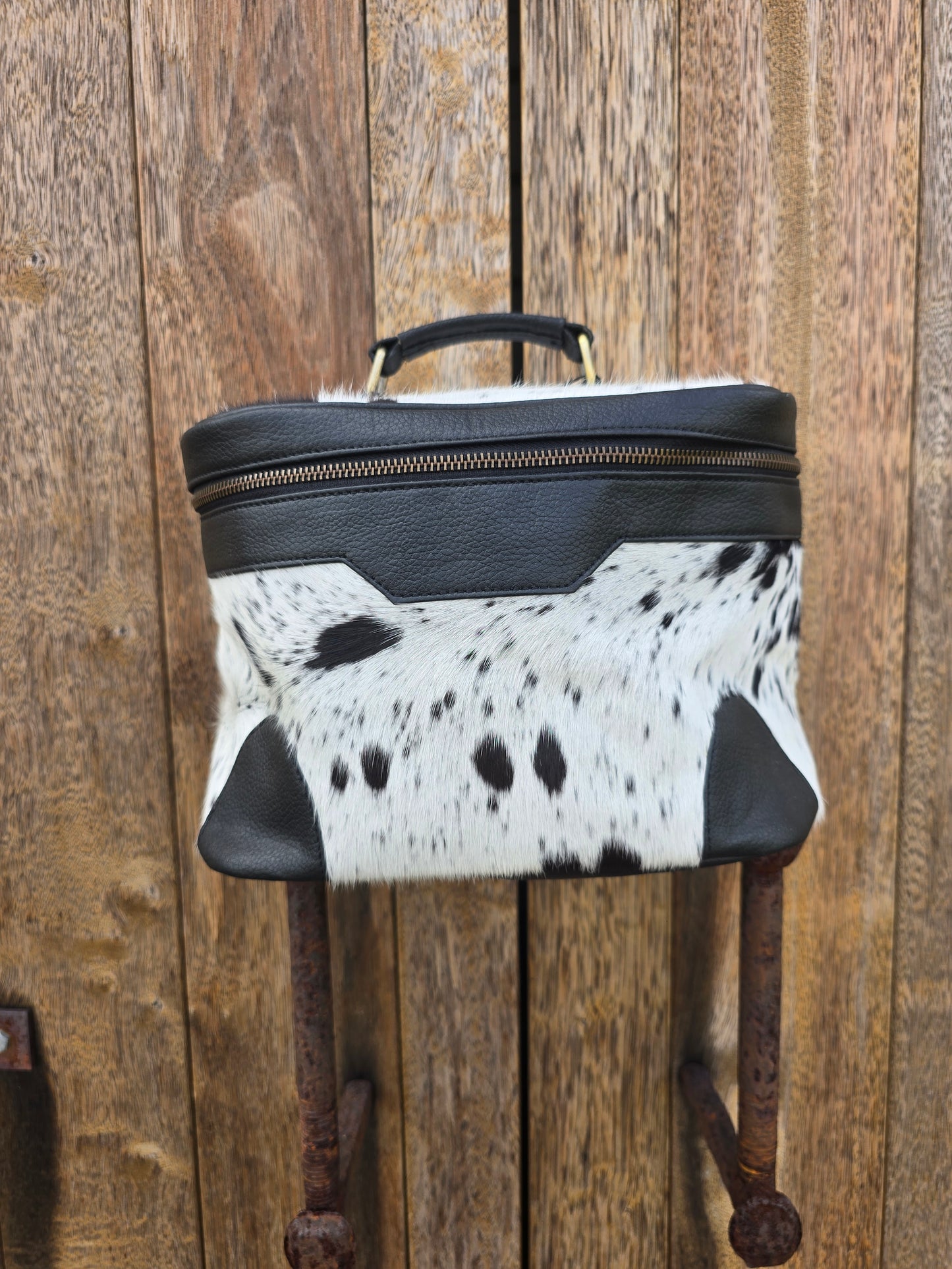 Cow hide beauty case #09