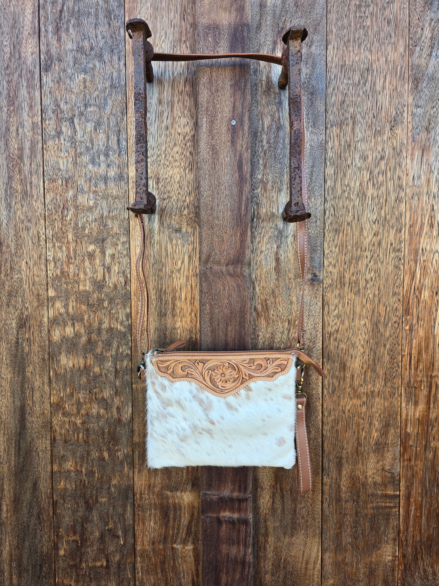 Tooled clutch bag - Tan #01