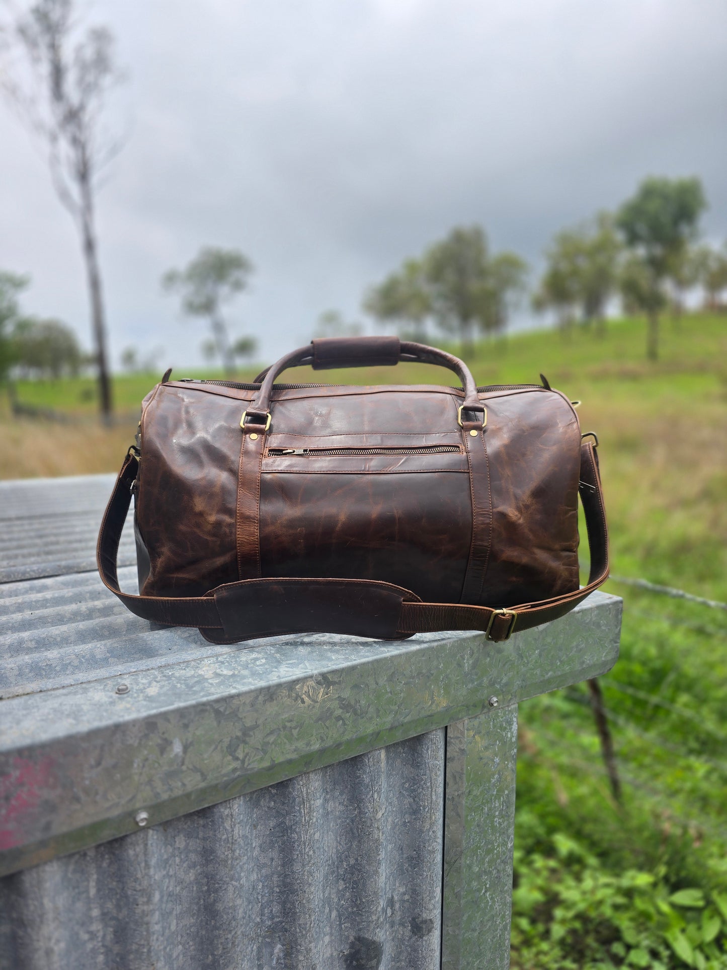 Antique leather Weekender Bag