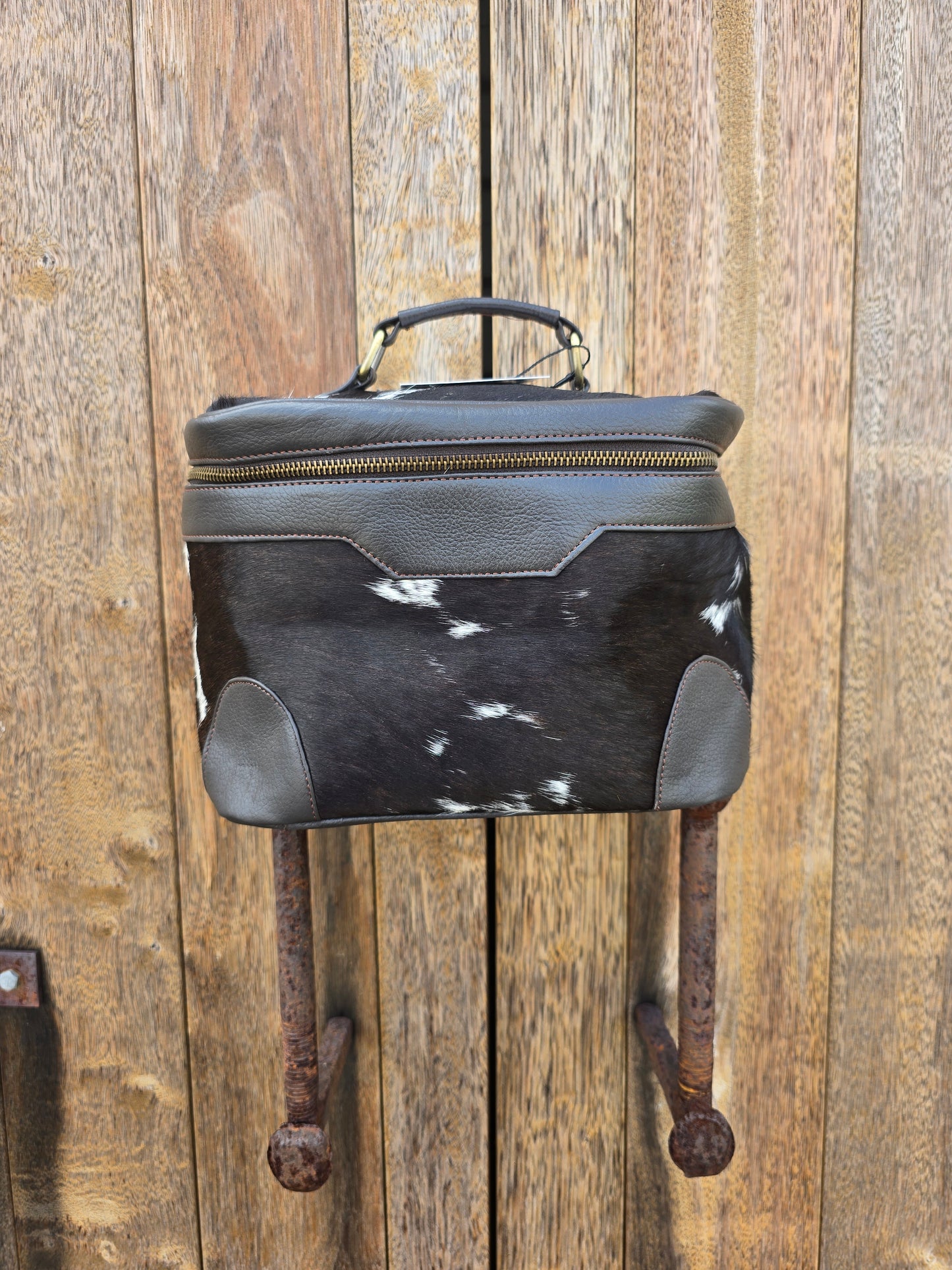 Cow hide beauty case #08