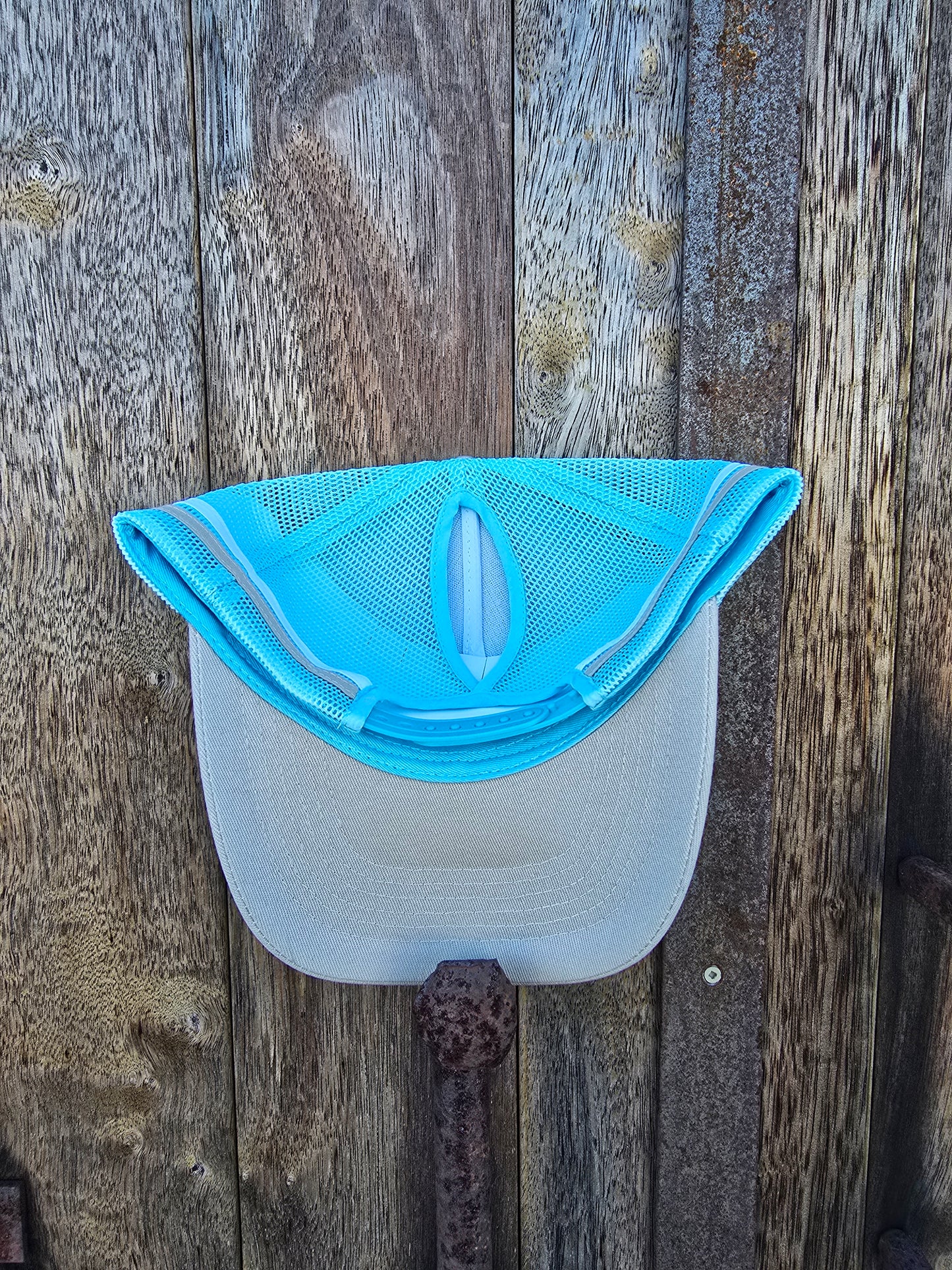 Stone on light blue (ponytail)