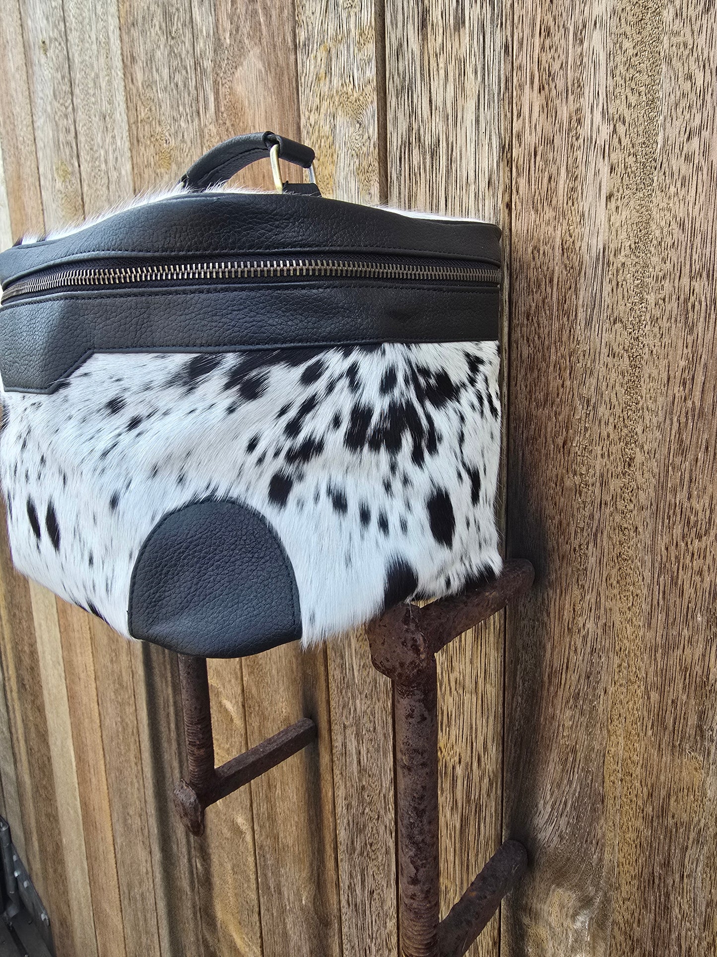 Cow hide beauty case #09